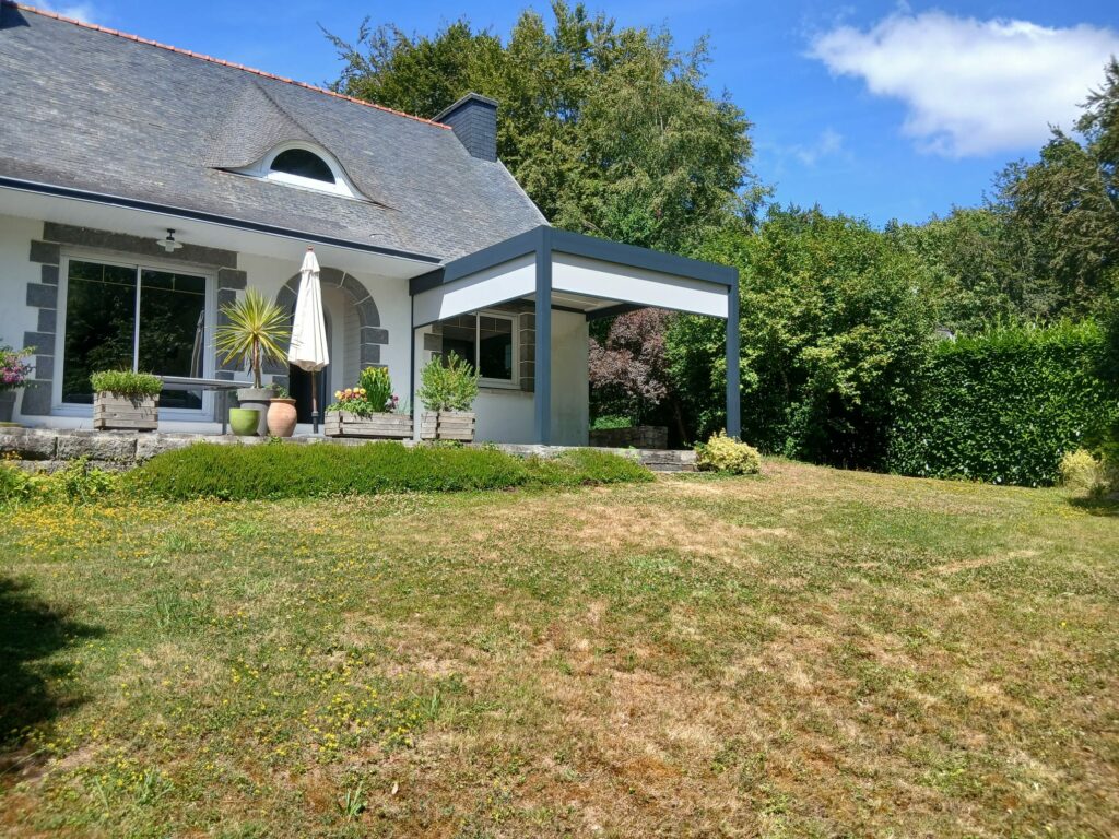 pergolas bioclimatique avec stores motorisés